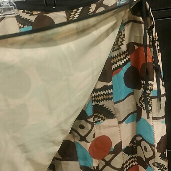 Wrap around silk skirt new without tags - Picture 3 of 4